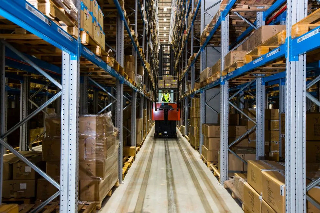 CE & ISO VNA Pallet Racking for High-Density Storage